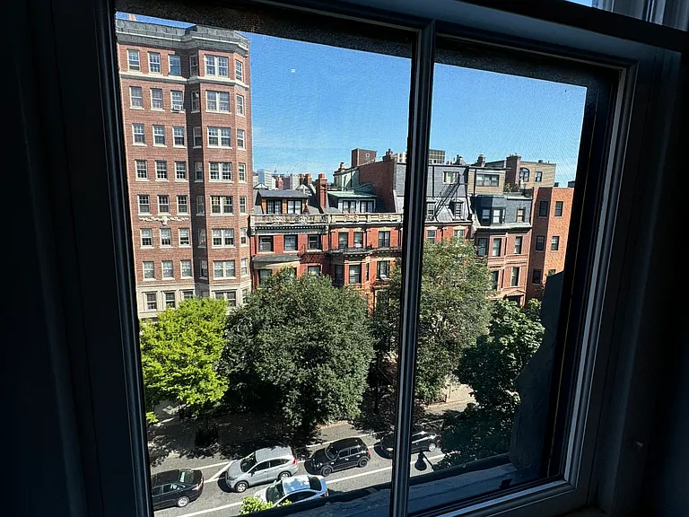 Beacon St — Photo 4