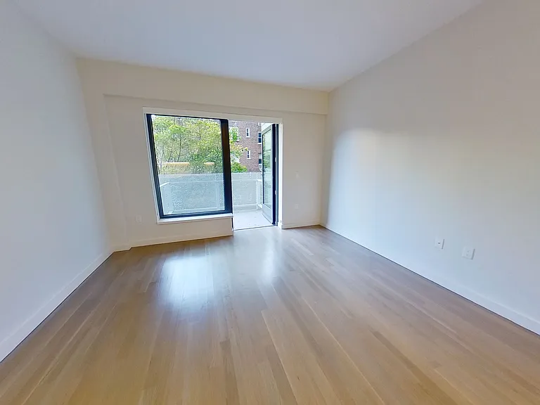 515 E 86th St #605 — Photo 2