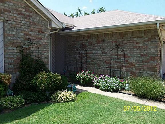 2nd image of 1112 Saratoga Dr