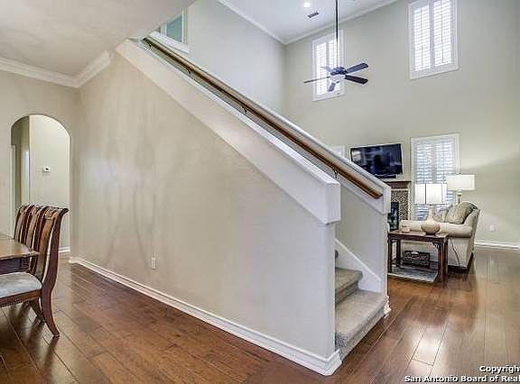 3rd image of 57 Wolfeton Way