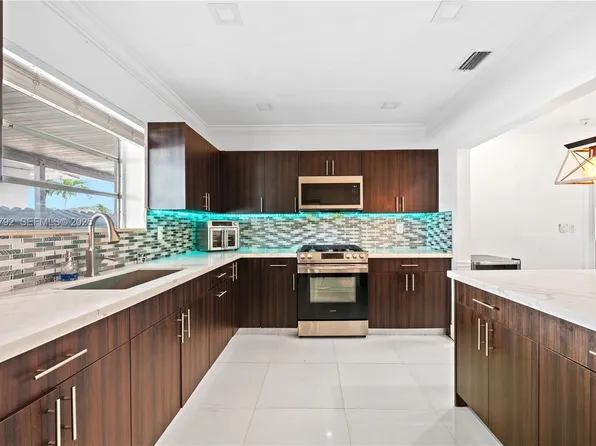 5355 W 5th Ln, Hialeah, FL 33012