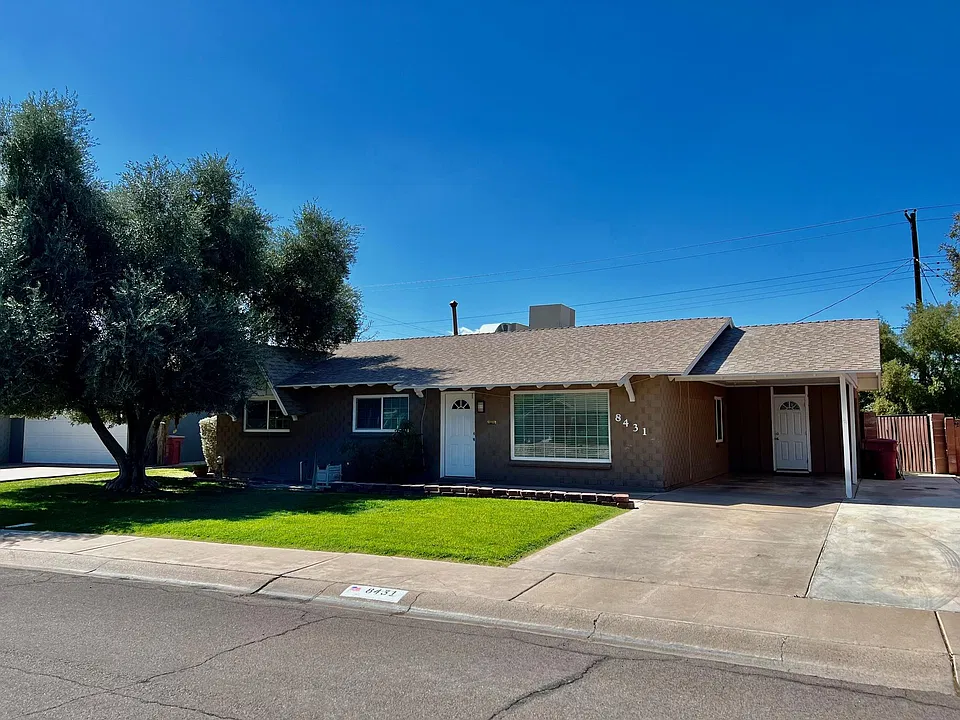 8431 E Catalina Dr
