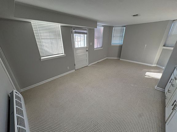 2nd image of 1700 Garfield St #1700