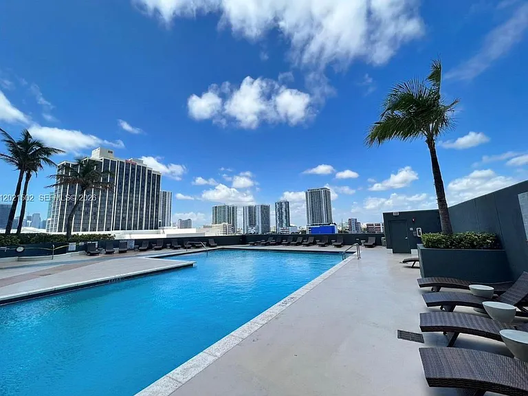 1750 N Bayshore Dr #2211 — Photo 15