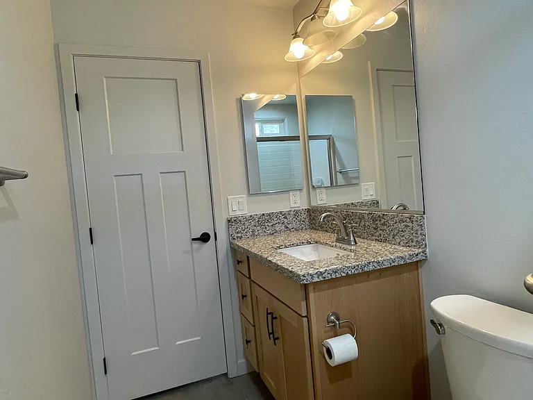 1048 Whipple St — Photo 19
