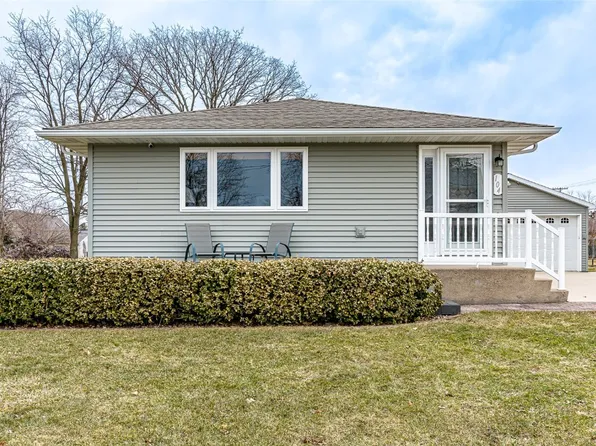 104 N Elm St, Stanwood, IA 52337