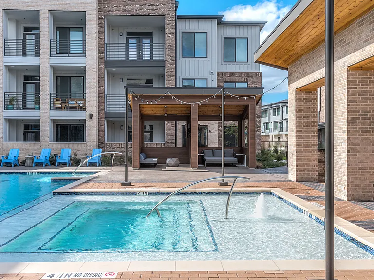 Reserve on Kingsland — Photo 45