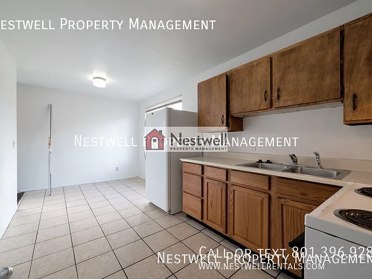 1881 W Lake Park Dr #3 — Photo 5