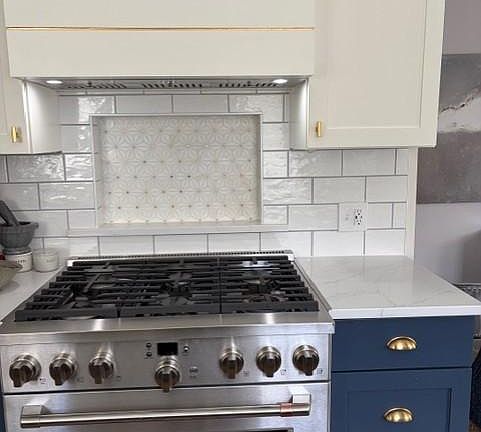 3rd image of 5837 Ashcroft Ave