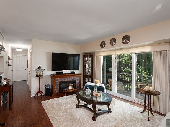 2nd image of 70 Haverhill Pl
