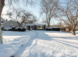 521 Hemlock Ln, Libertyville, IL