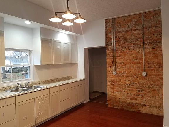 4th image of 174 Western Ave