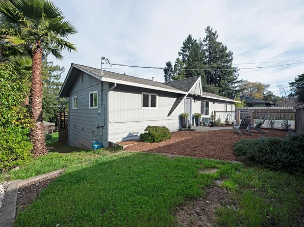 1011 Pearl Court, Sebastopol, CA 95472