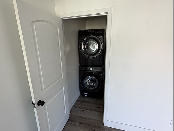4th image of 316 W 54th St