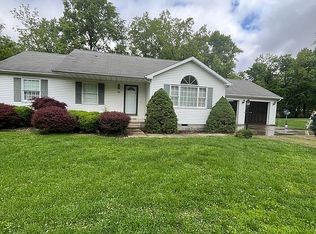 568 W 9th St, Neoga, IL 62447