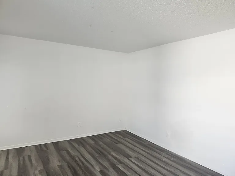 8040 Deerwood Cir — Photo 12