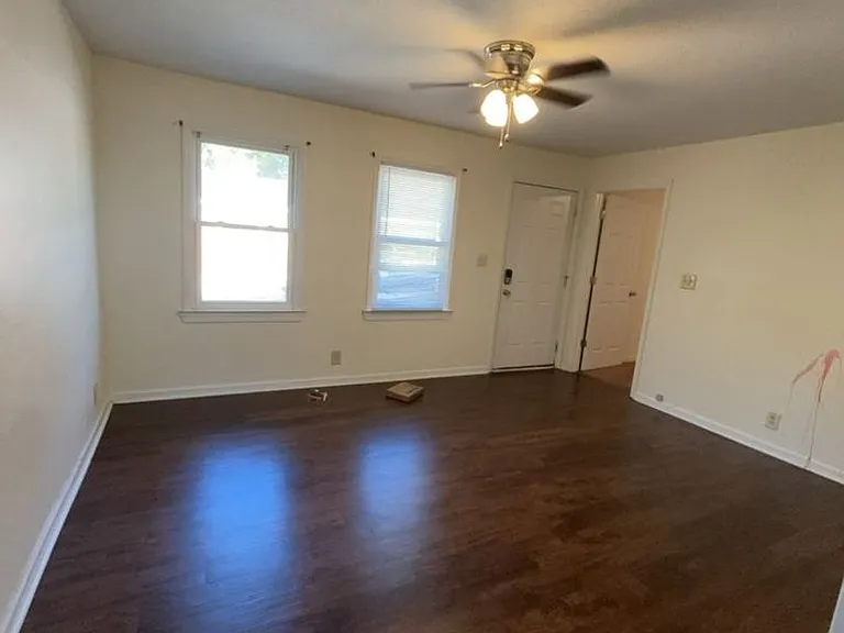Skyline Apartments — Photo 43