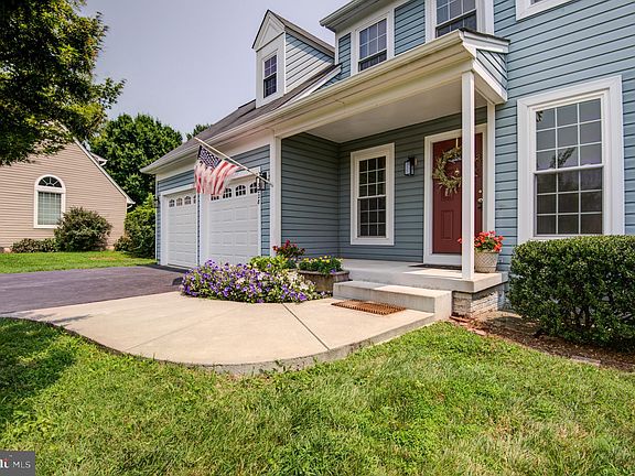 2nd image of 3028 Emerald Chase Dr