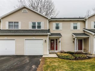 607 Strand Pond Cir, Webster, NY 14580