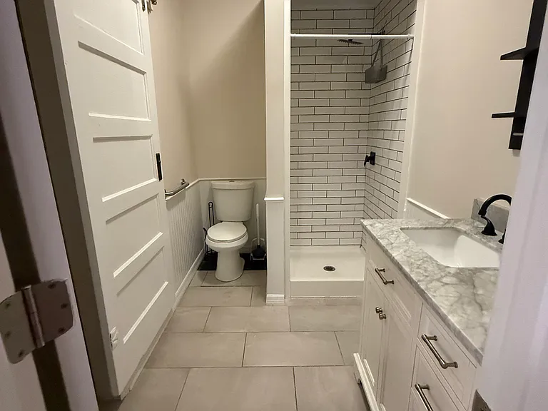 79 Colon Ave #B — Photo 5