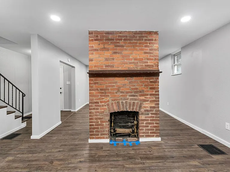 5419 Potter St — Photo 23