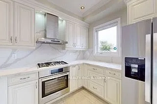 48 Goldenwood Cres — Photo 8