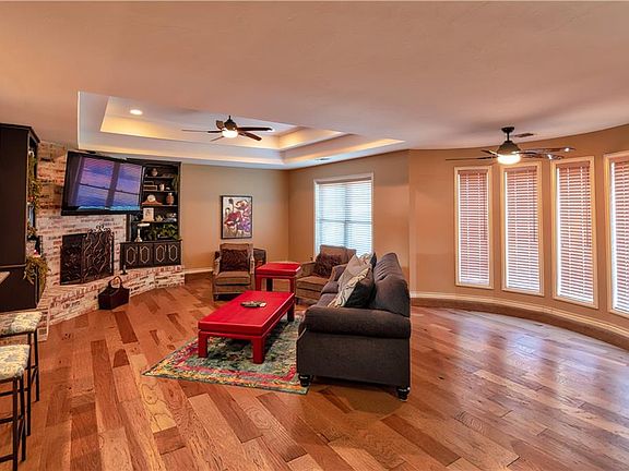 5th image of 1809 Westwood Pl