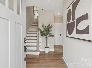 7048 Westrow Ave, Charlotte, NC 28278