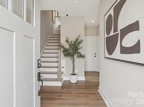 7048 Westrow Ave, Charlotte, NC 28278