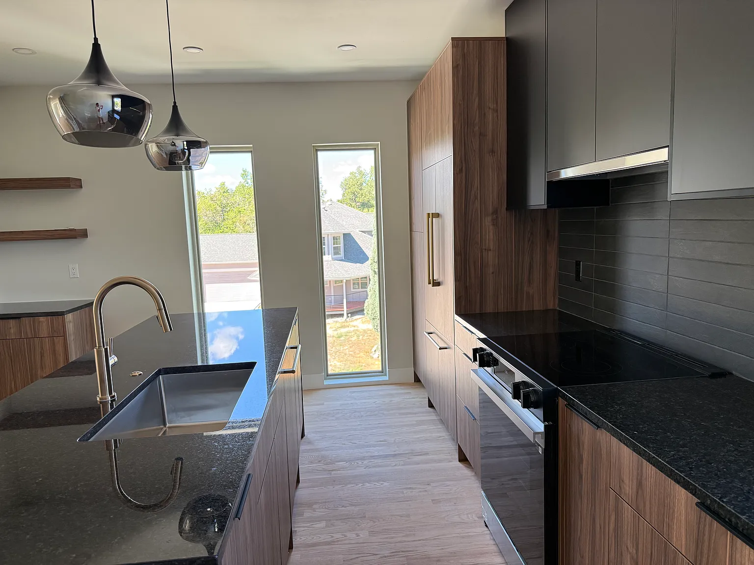 3 bed, 2.5 bath, 1620 sqft, $3,900 — Photo 4