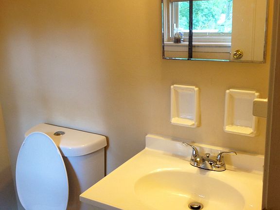 4th image of 673 Cypress Ct