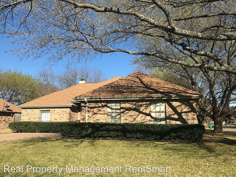 1st image of 801 Meadow Creek Dr