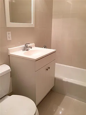 Rented by R New York | media 9