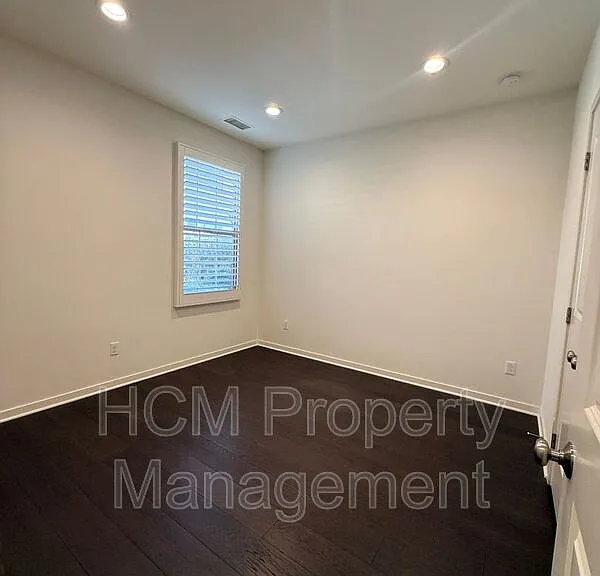 61 Tallowood — Photo 4
