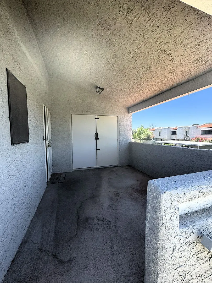 PM A1156: 850 S River Dr. #2067 — Photo 4