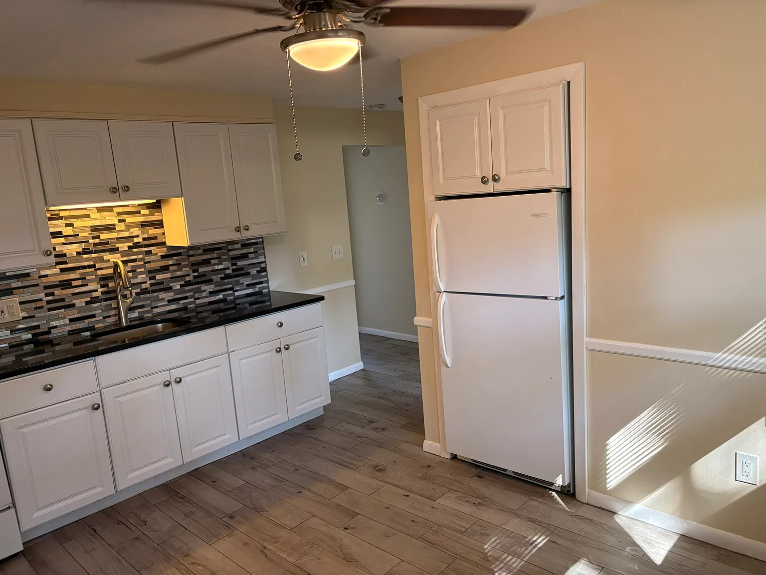 2 bed, 800 sqft, $1,275 — Photo 2