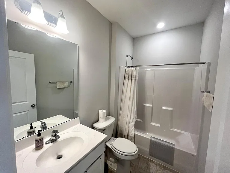 1114 Freeport Dr — Photo 36