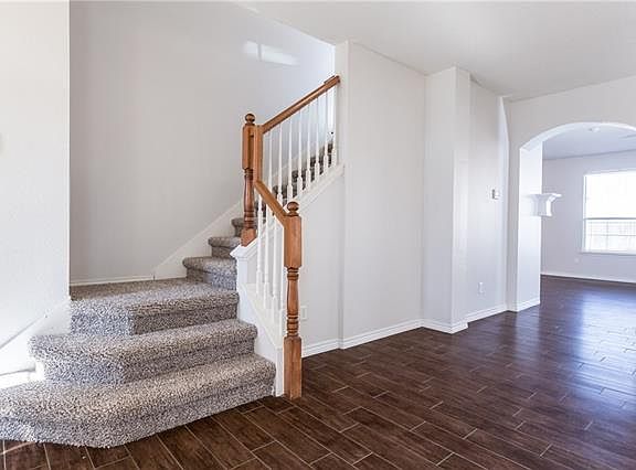 5th image of 4616 Summer Oaks Ln