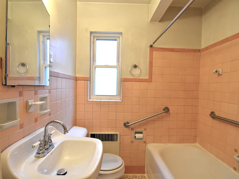 5840 Ridge Ave #4 — Photo 5
