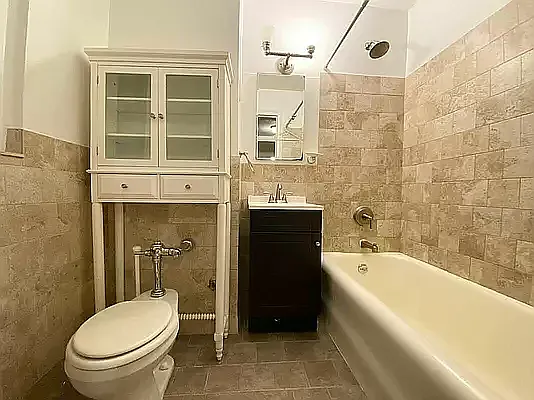 Rented by Oxford Property Group | media 29