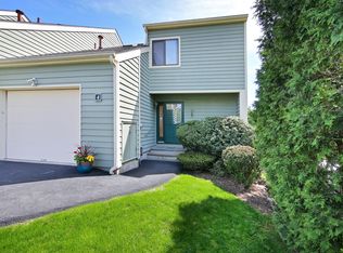 4 Village Grn, Port Chester, NY 10573