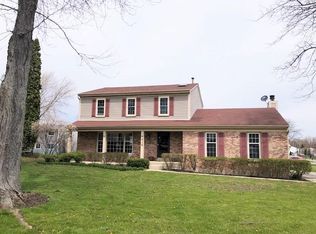 618 Pontiac Ln, Carol Stream, IL 60188