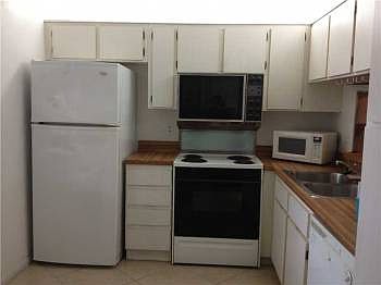 4th image of 3654 N University Dr