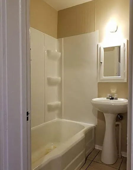 112 E Longyear St #2 — Photo 4