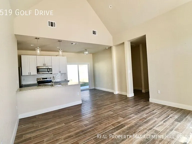 2519 Golf Dr — Photo 5