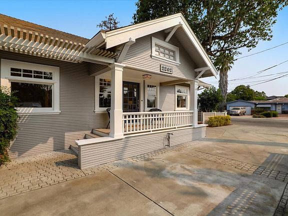 5th image of 2262 Plummer Ave