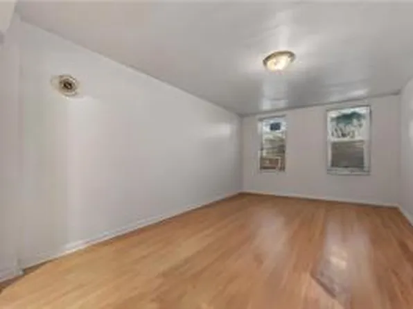 2212 Brigham Street image 11 of 18