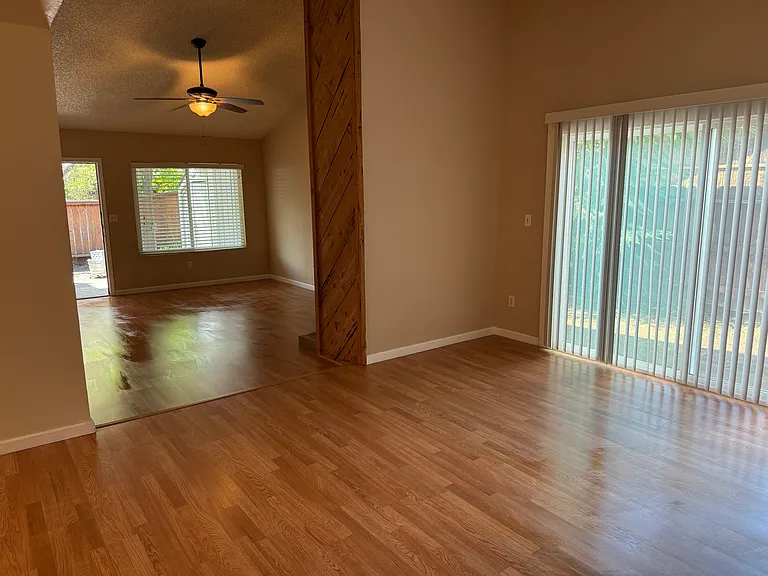 6893 Folsom Oaks Ct — Photo 10