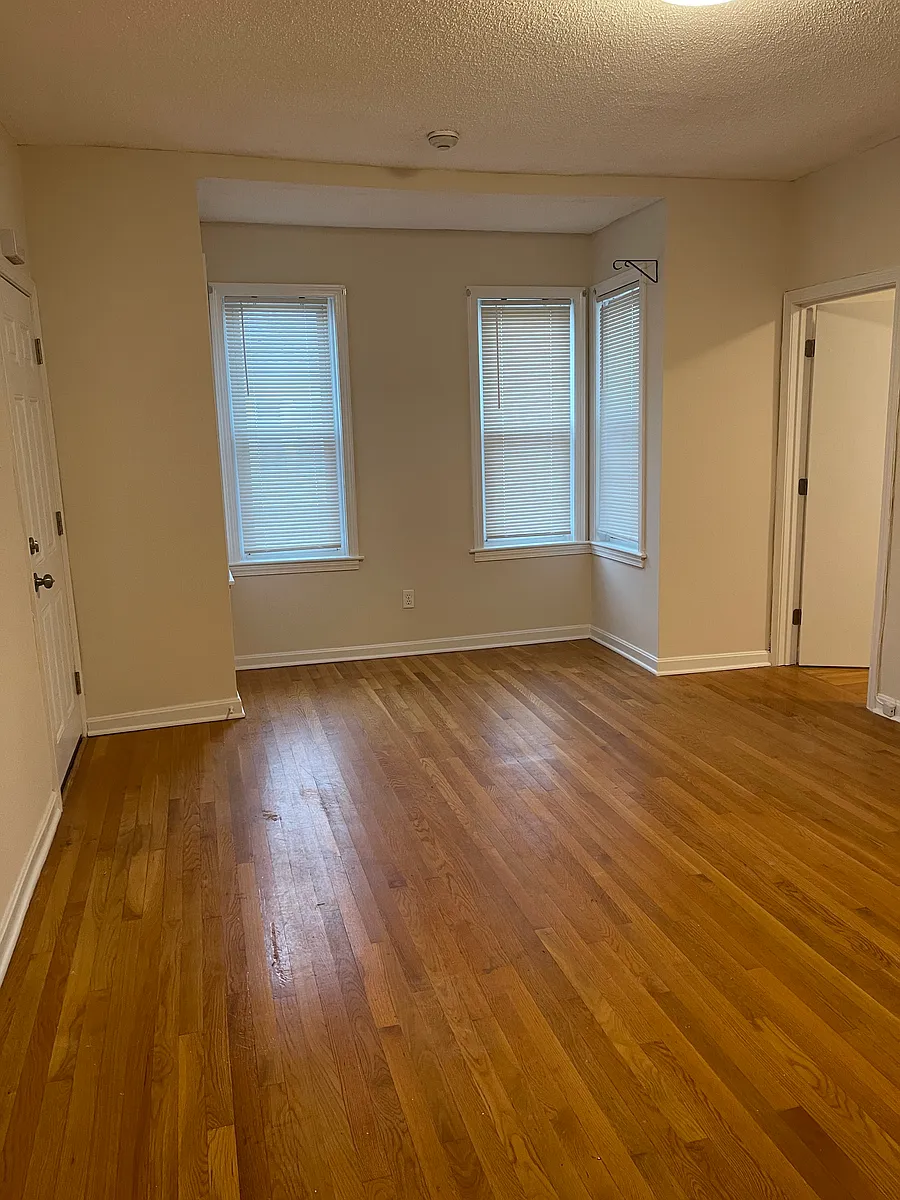 Building Photo - 220 Davis St #2