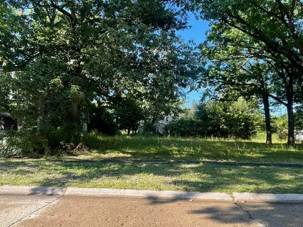 3301 N Center Rd, Flint, MI 48506